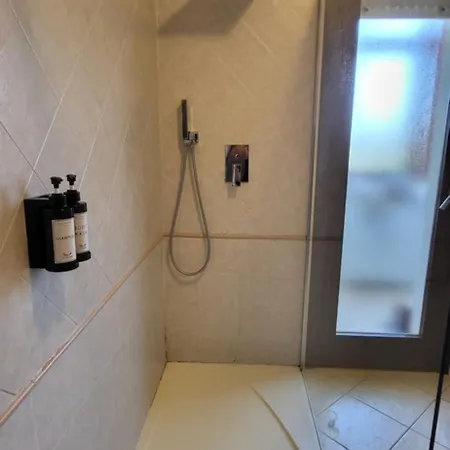 アパート Nuema アッセミニ