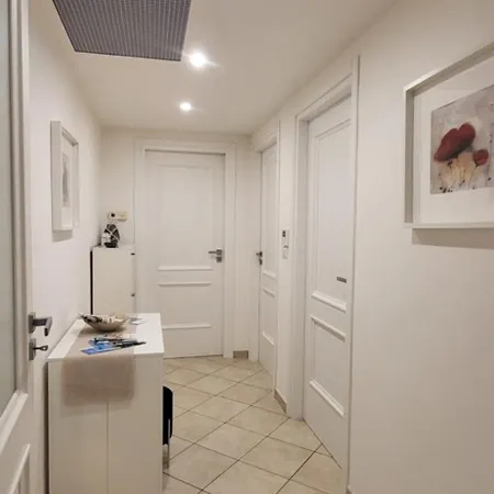 アパート Nuema アッセミニ